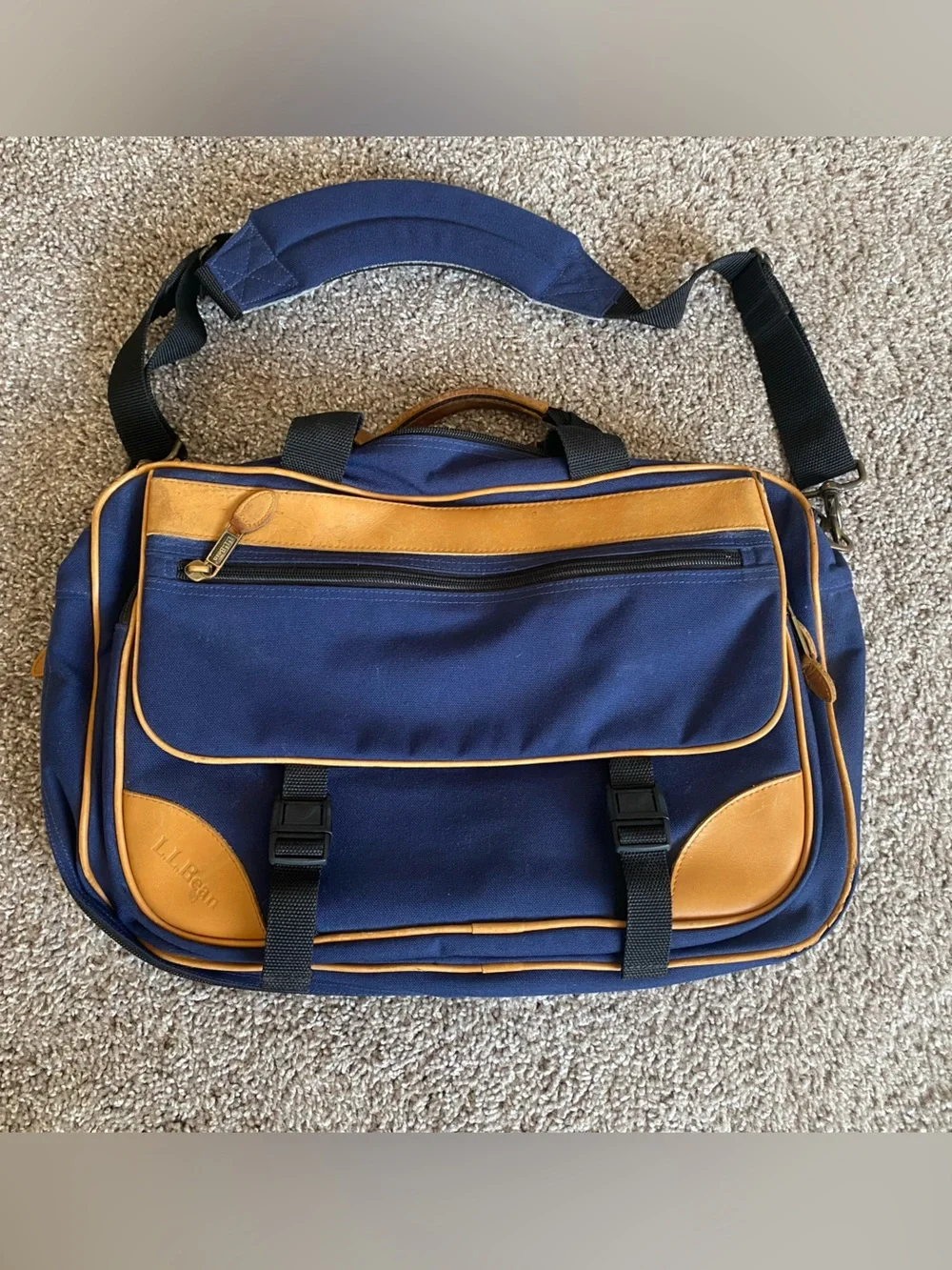 Vintage L.L. Bean messenger shoulder bag
